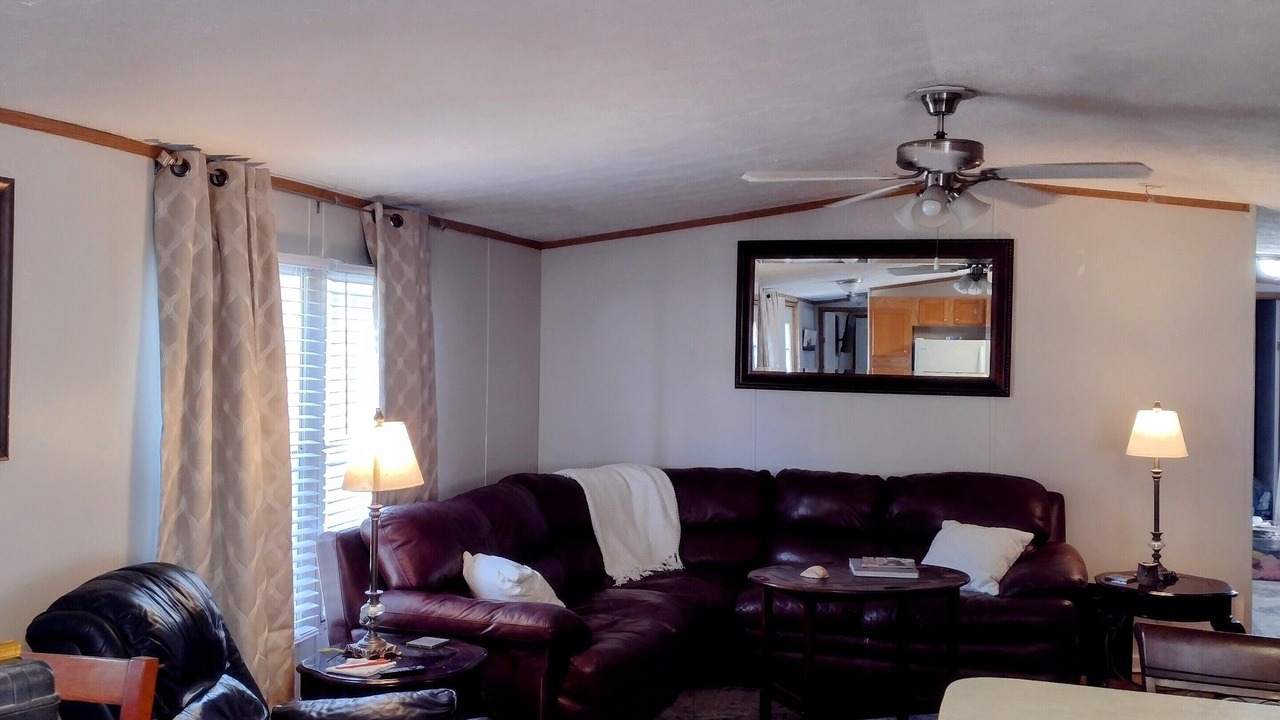Photo of Livingroom in Blountstown