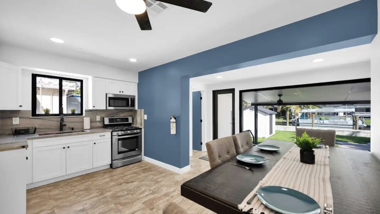 Photo of Kitchen in South New River Isles