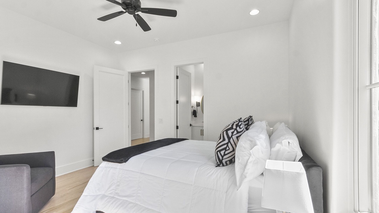 Photo of Bedroom in Northport
