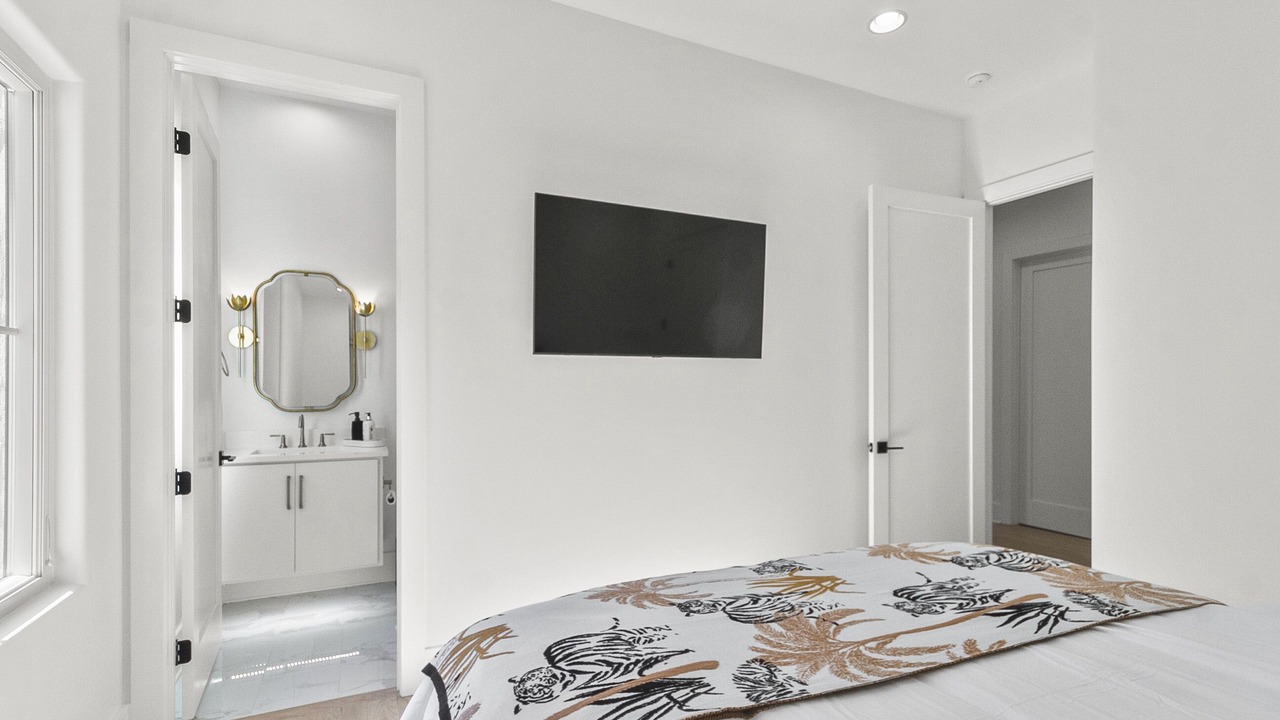 Photo of Bedroom in Northport