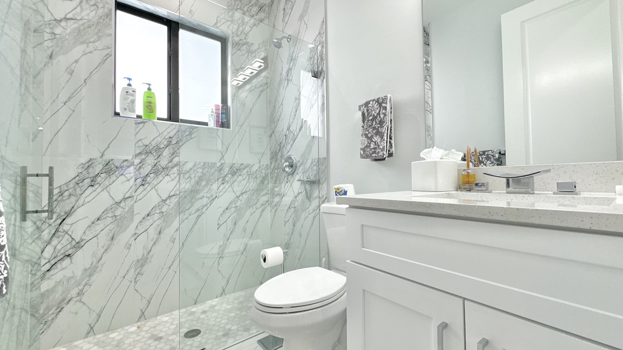 Photo of Bathroom in Golden Gate