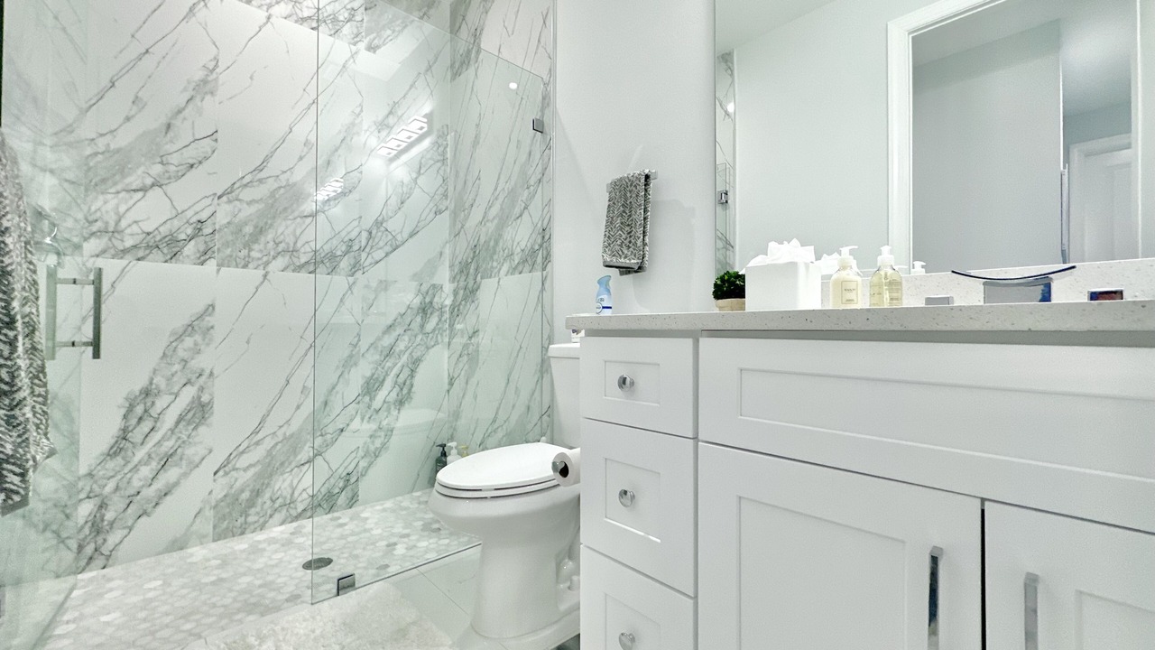 Photo of Bathroom in Golden Gate