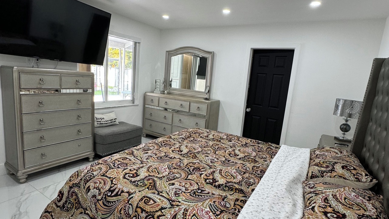 Photo of Bedroom in Miami Gardens