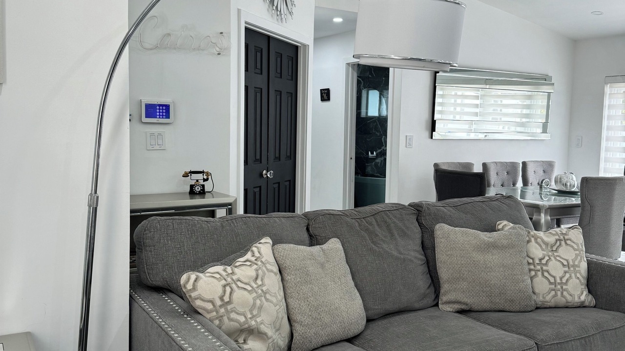 Photo of Livingroom in Miami Gardens