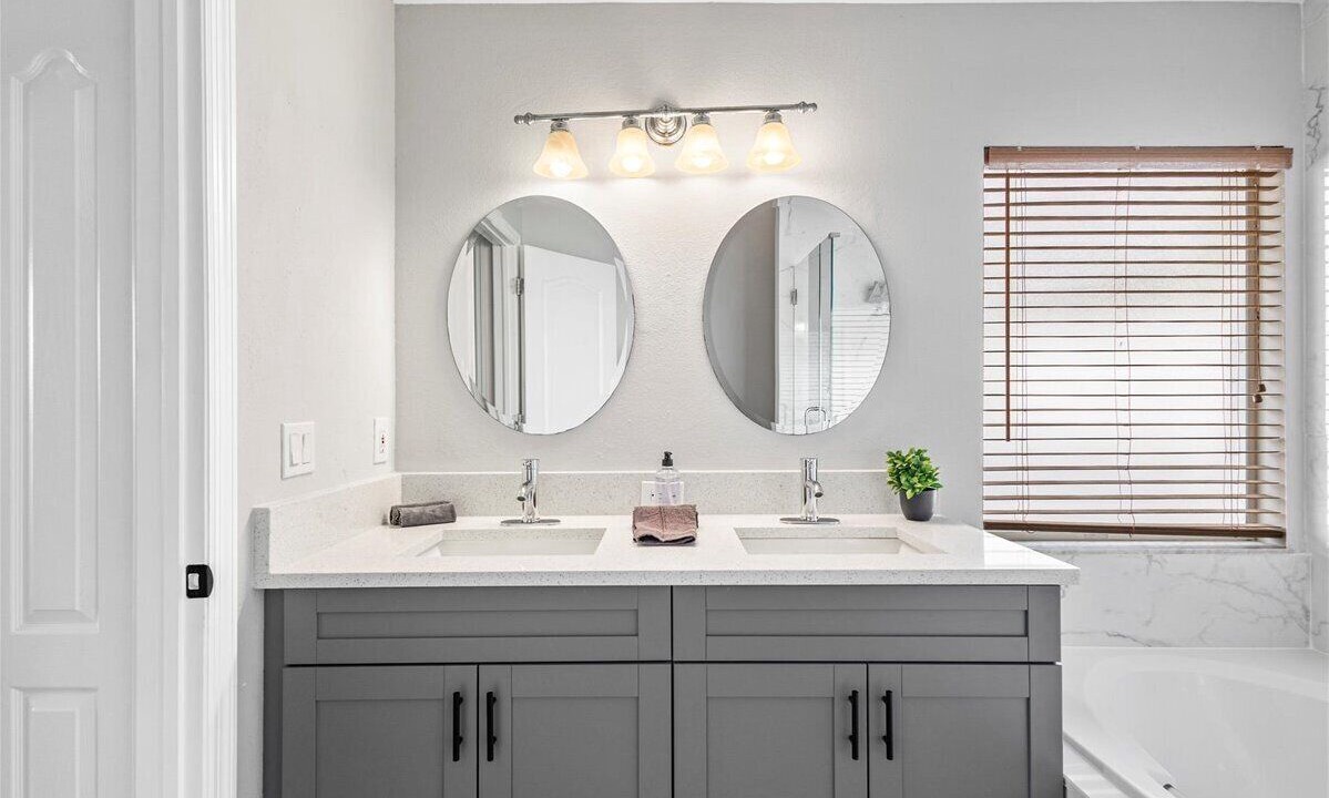 Photo of Bathroom in Meadow Pointe