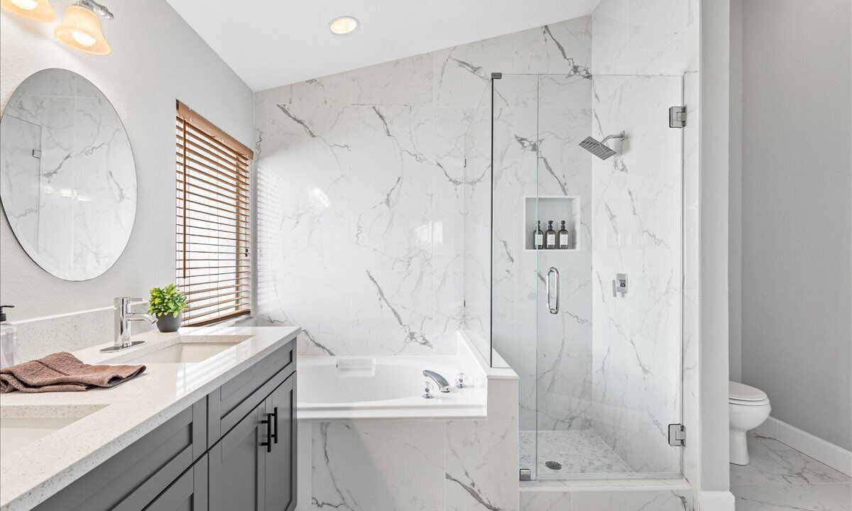 Photo of Bathroom in Meadow Pointe