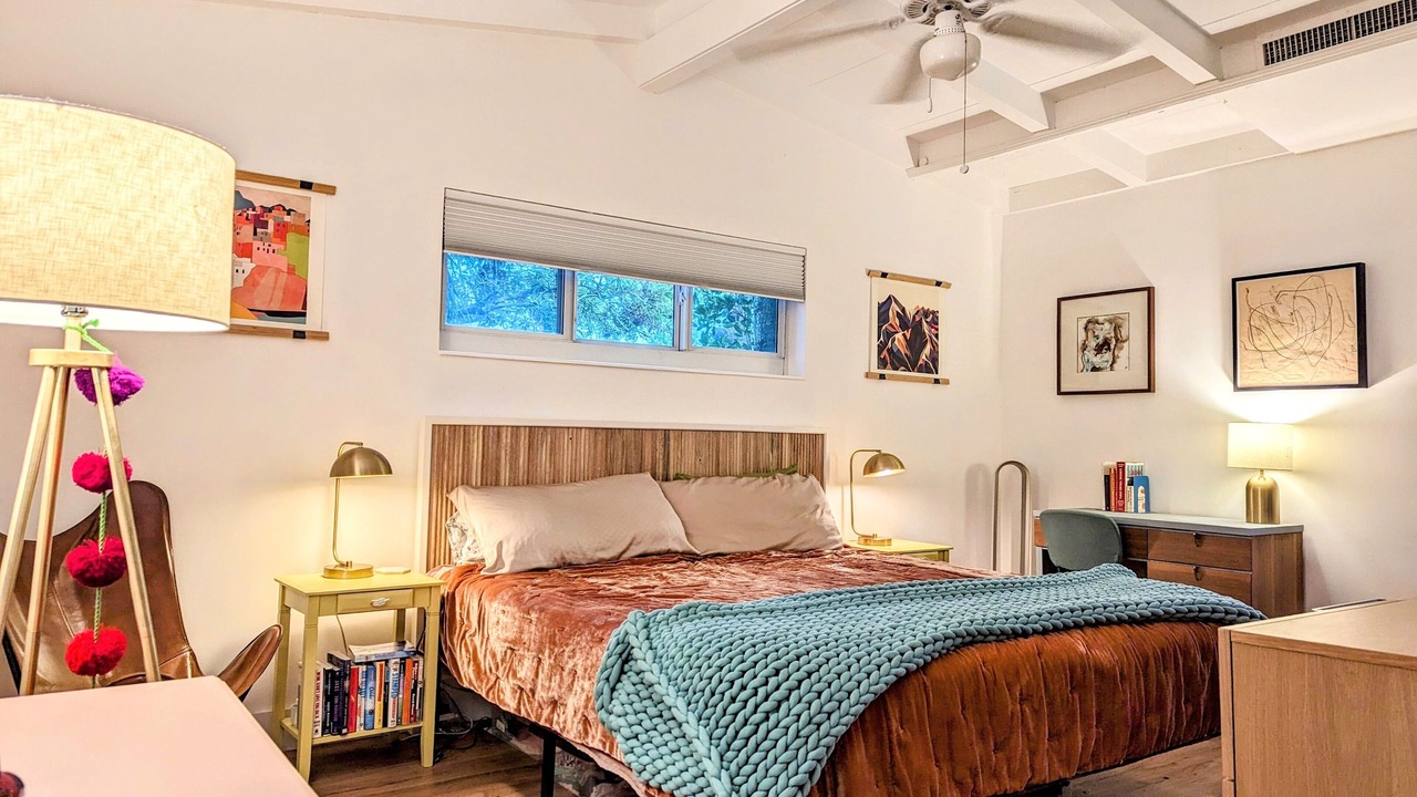 Photo of Bedroom in Sunset