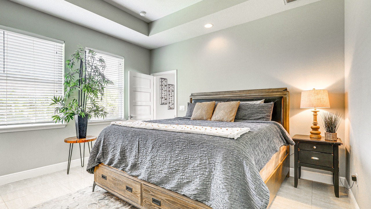 Photo of Bedroom in Carver City - Lincoln Gardens