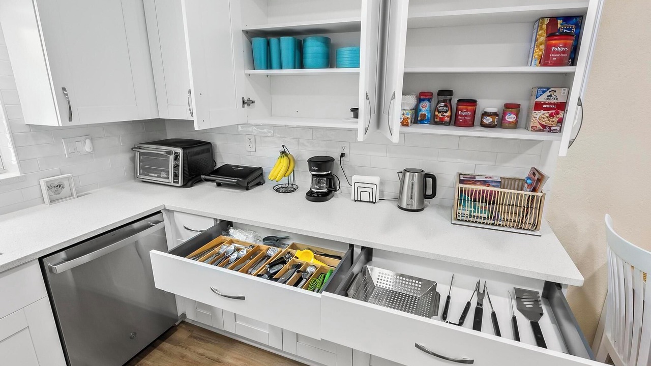 Photo of Kitchen in Fairoaks Manhattan Manor