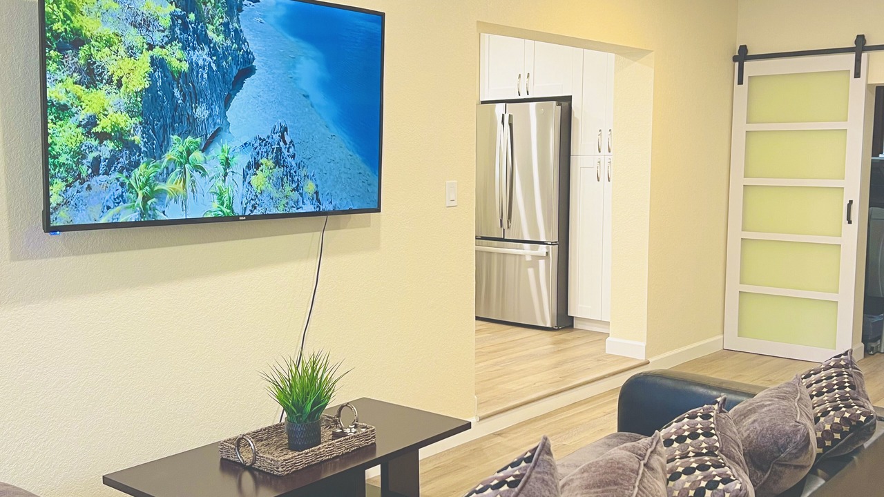 Photo of Livingroom in Fairoaks Manhattan Manor