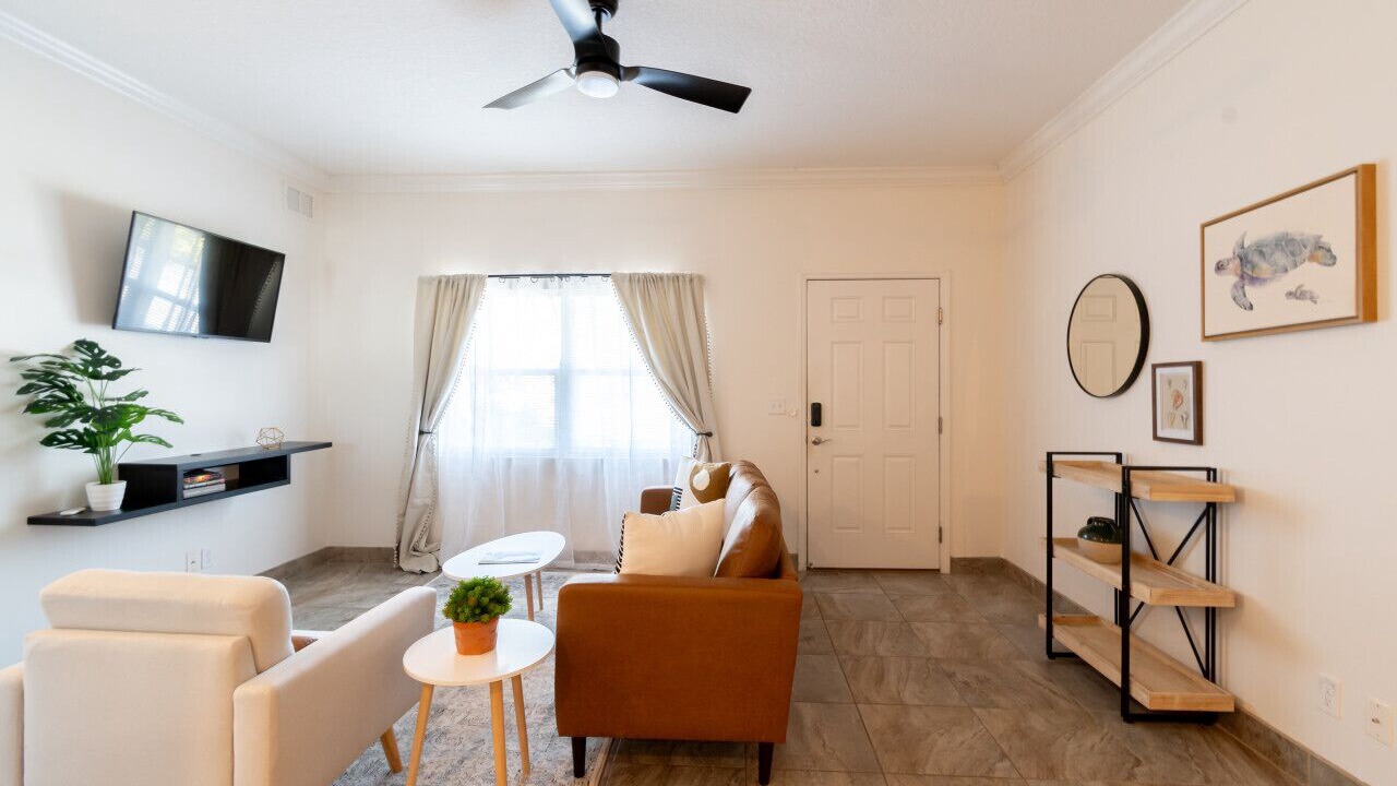 Photo of Livingroom in Crescent Beach