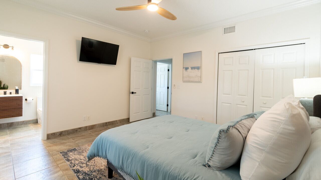 Photo of Bedroom in Crescent Beach