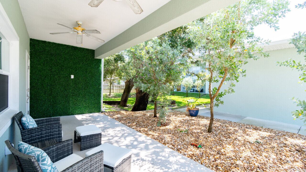 Photo of Patio Balcony in Crescent Beach