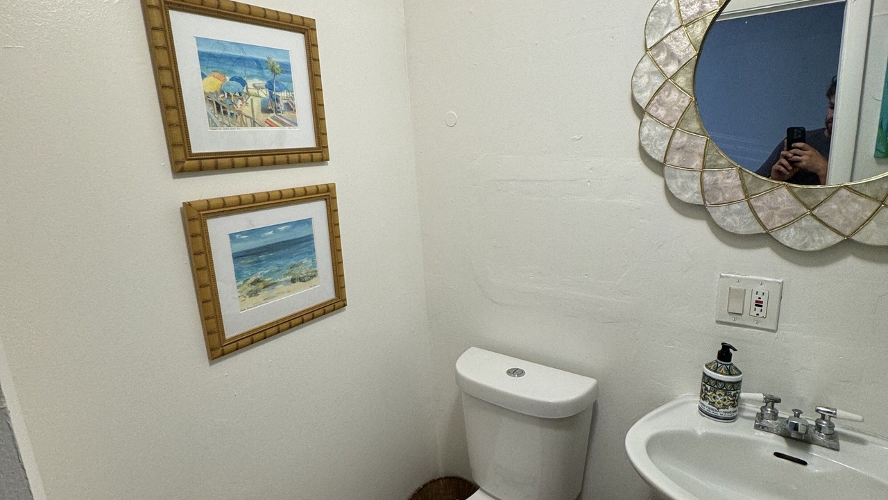 Photo of Bathroom in Harbordale