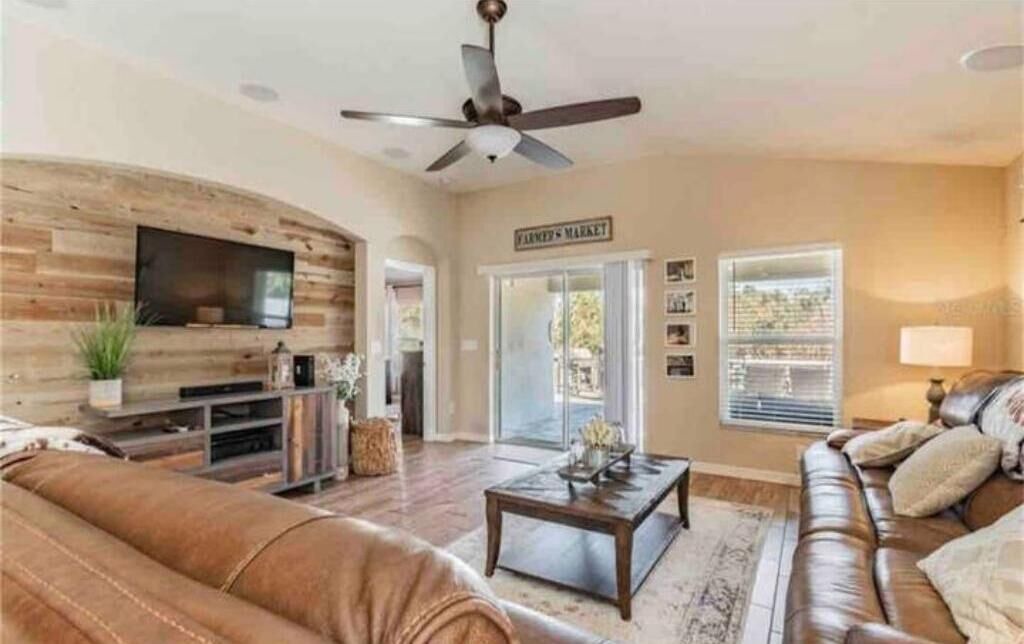 Photo of Livingroom in Wesley Chapel
