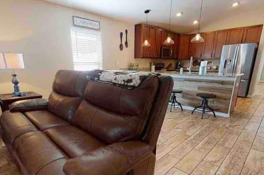 Photo of Livingroom in Wesley Chapel