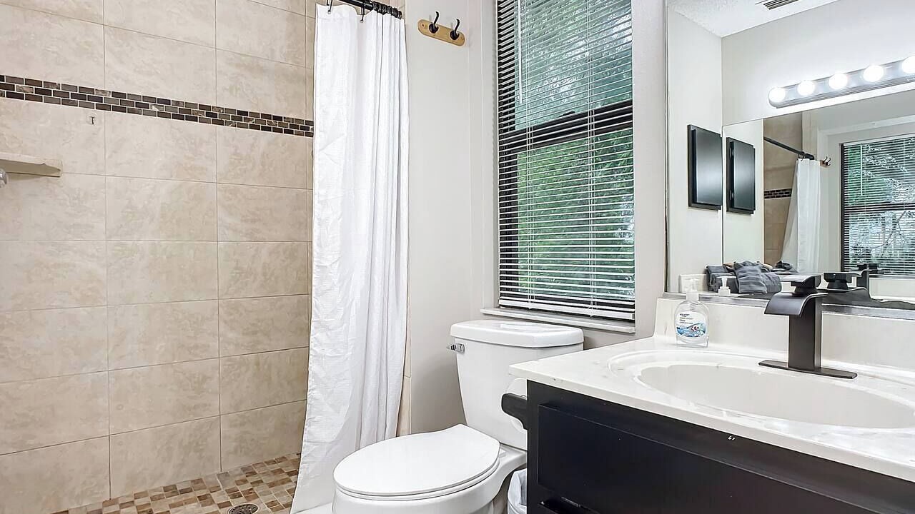 Photo of Bathroom in Port Orange