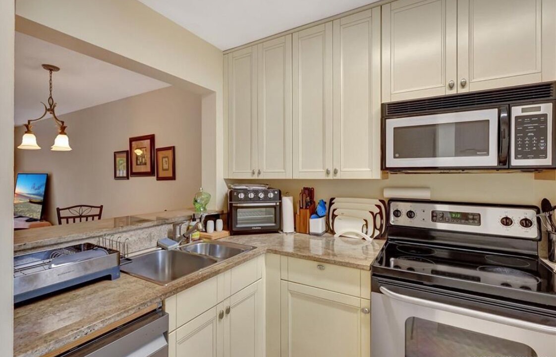 Photo of Kitchen in Hutchinson Island South