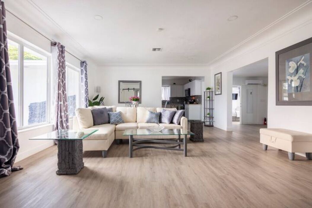 Photo of Livingroom in West Little River