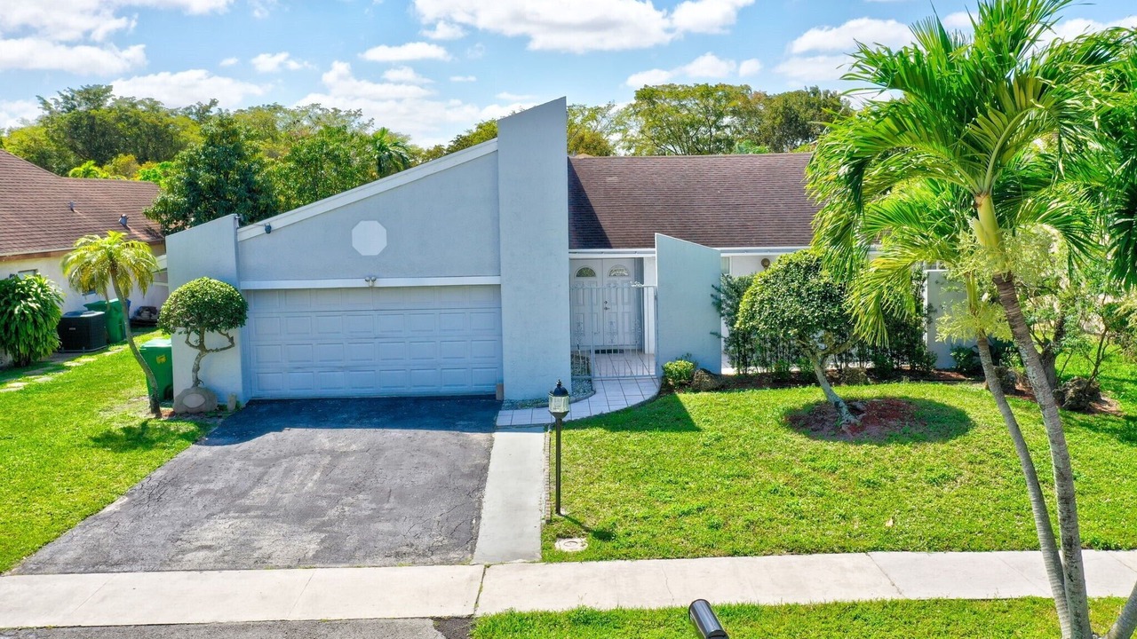 Photo of Outdoor in Lauderhill