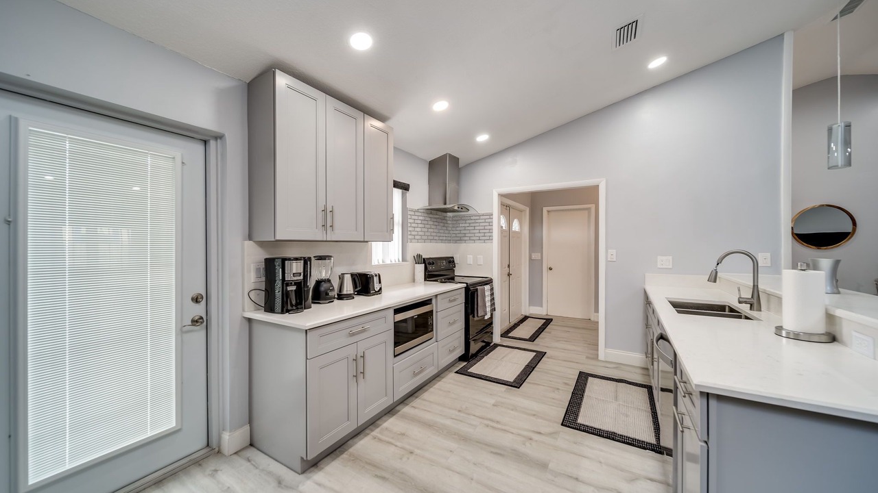 Photo of Kitchen in Lauderhill