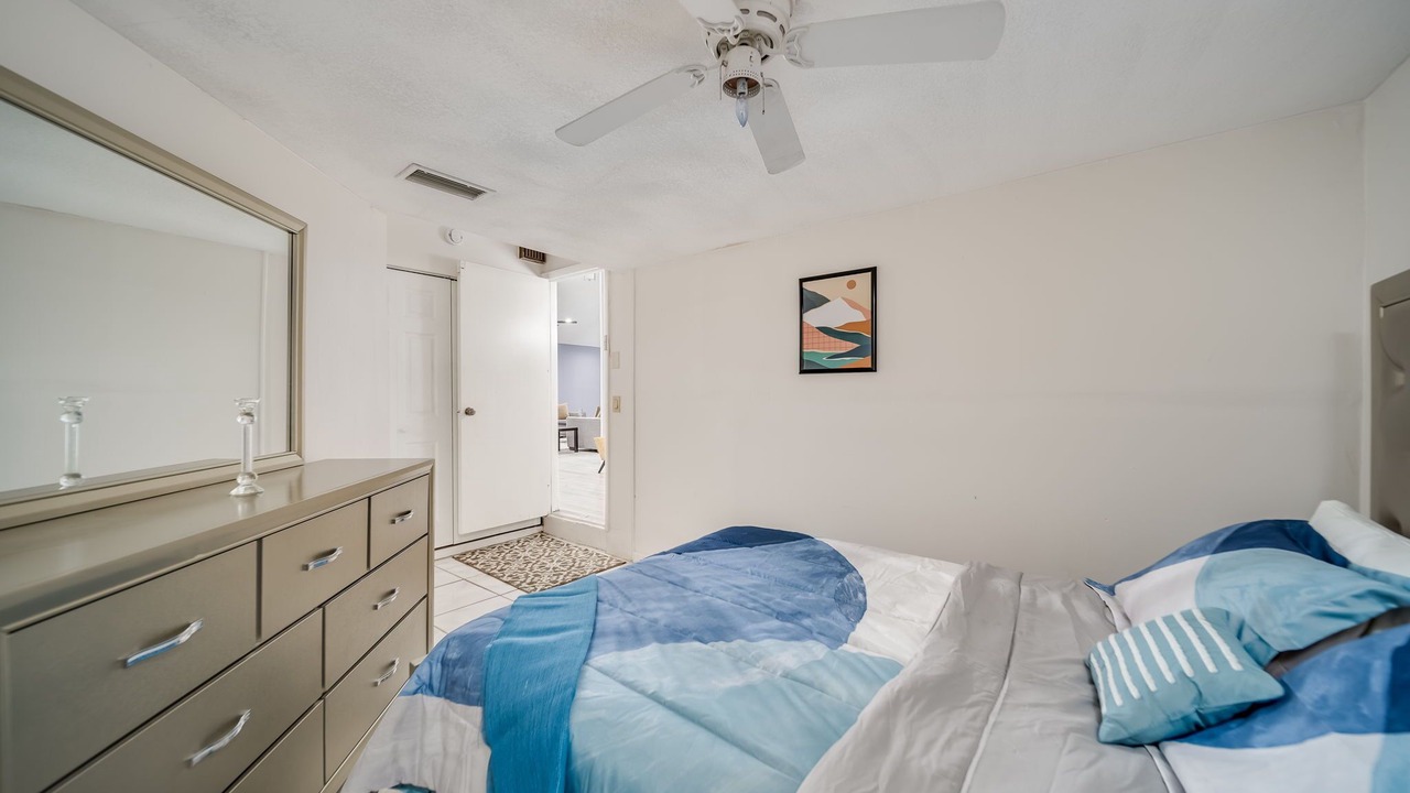 Photo of Bedroom in Lauderhill