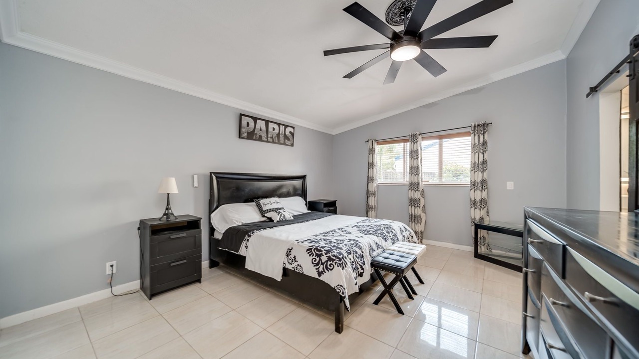 Photo of Bedroom in Lauderhill