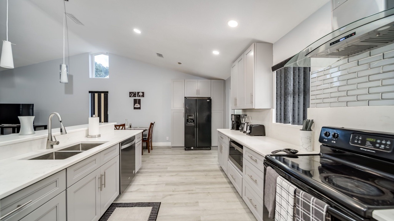 Photo of Kitchen in Lauderhill