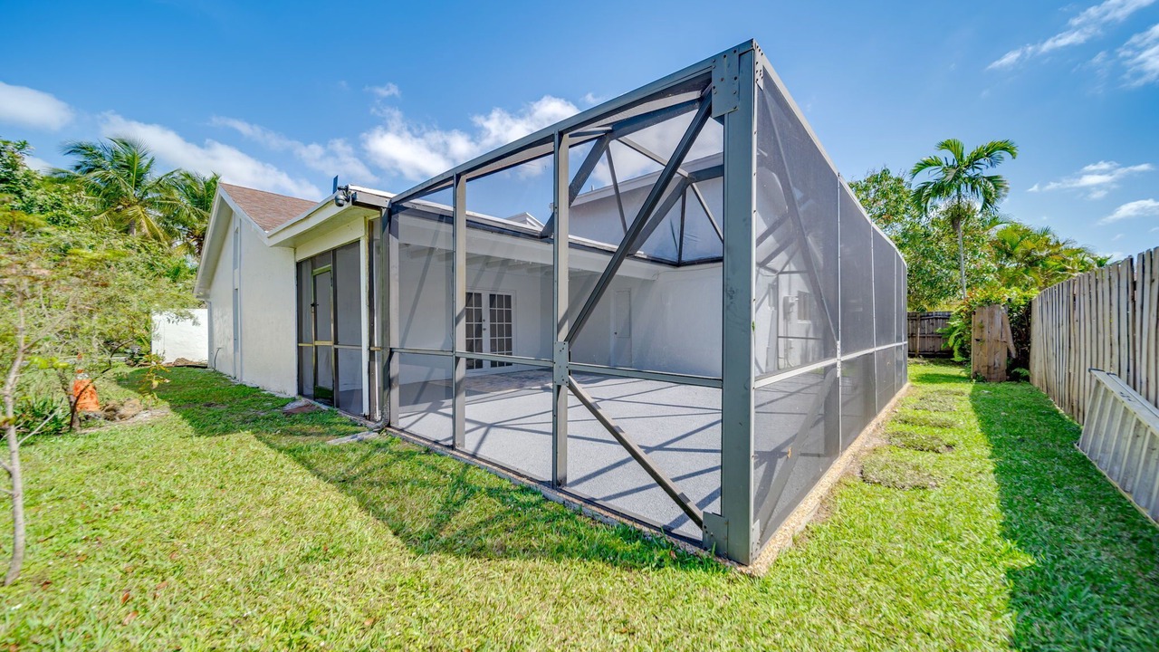 Photo of Outdoor in Lauderhill