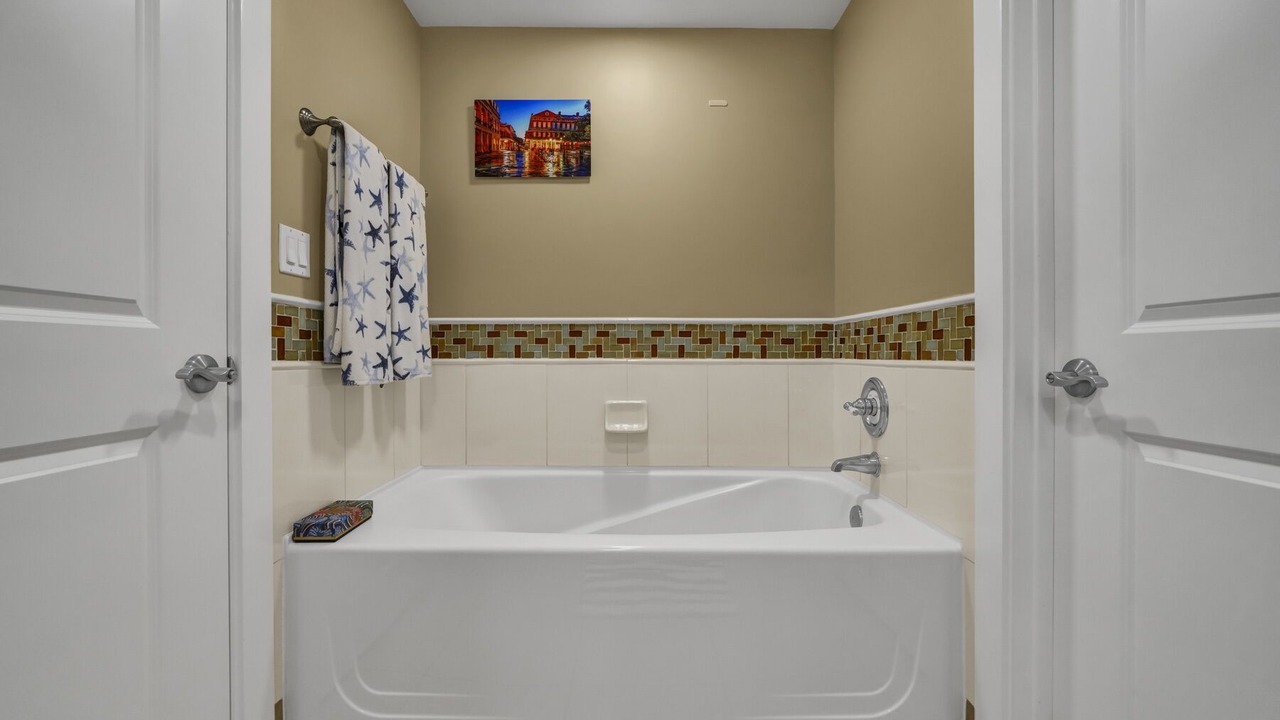 Photo of Bathroom in Baytowne Wharf