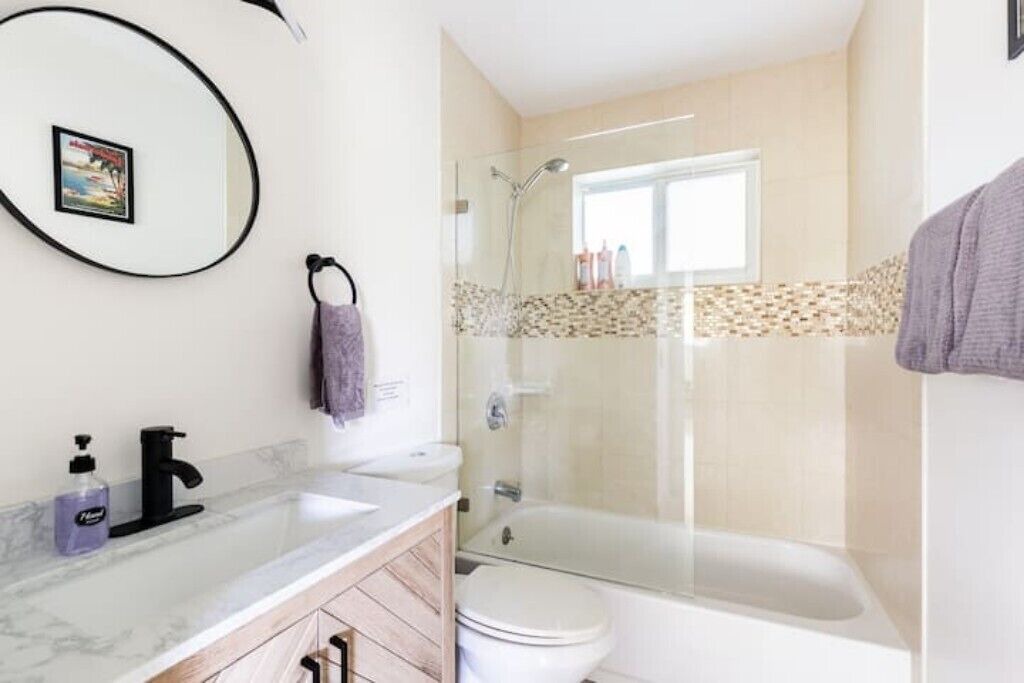 Photo of Bathroom in Sunset
