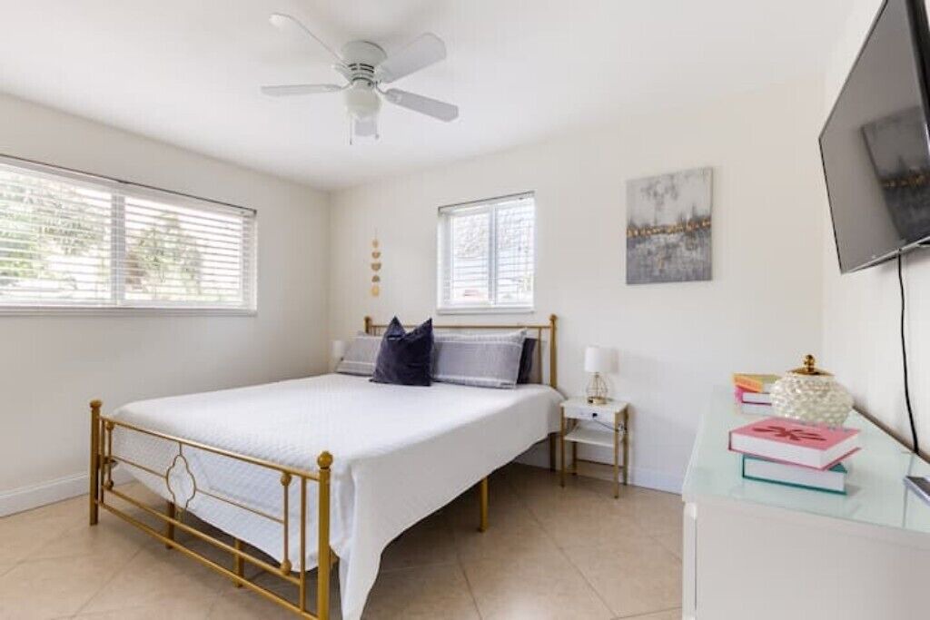 Photo of Bedroom in Sunset