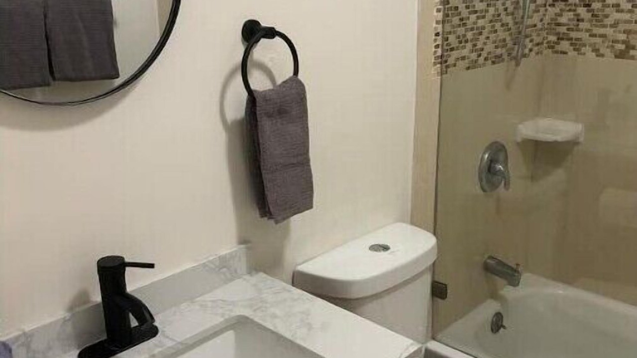 Photo of Bathroom in Sunset