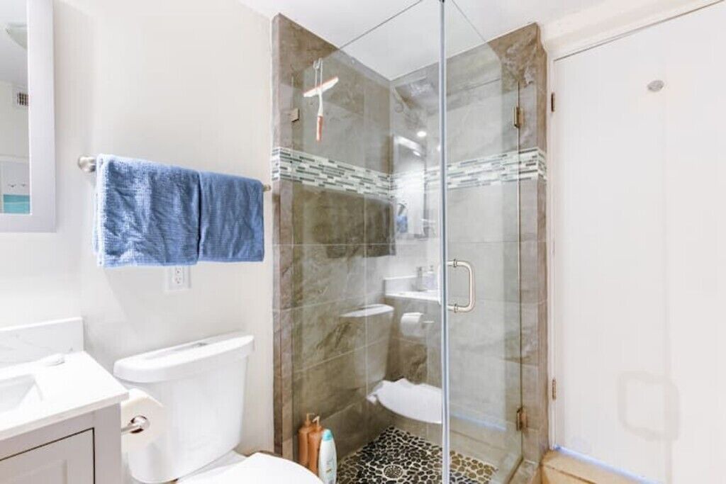 Photo of Bathroom in Sunset