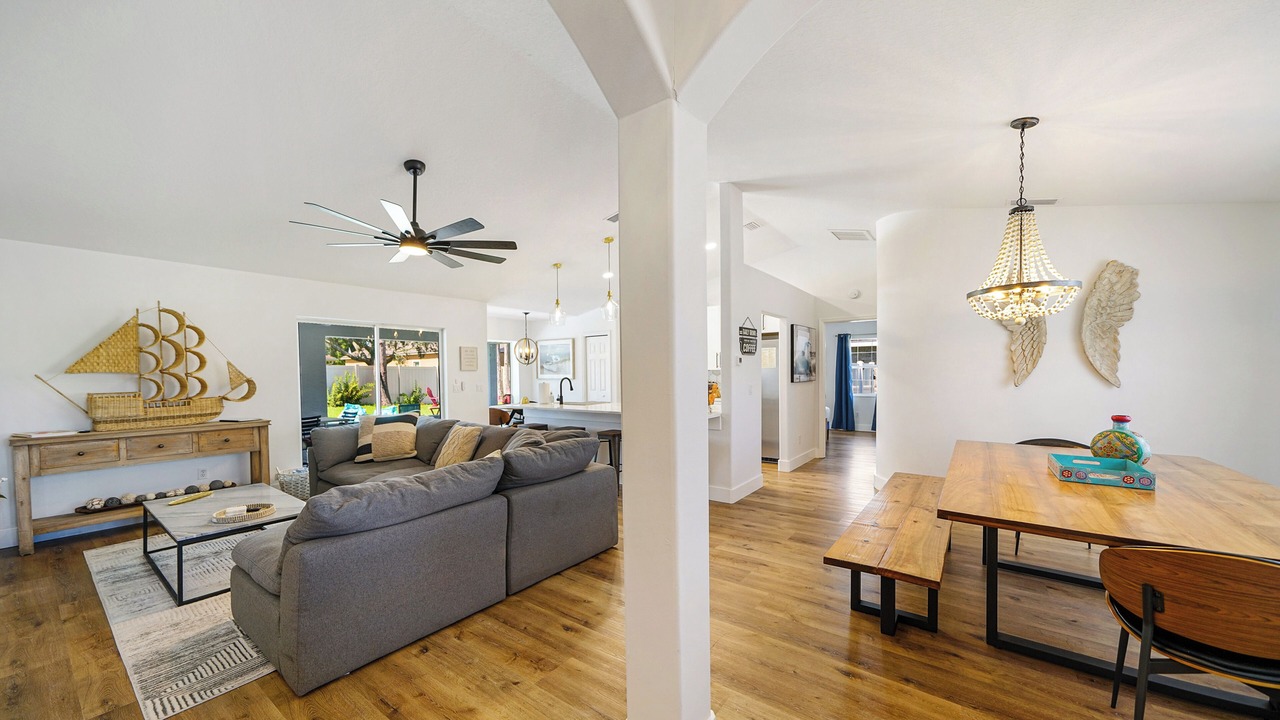 Photo of Livingroom in Palm Harbor
