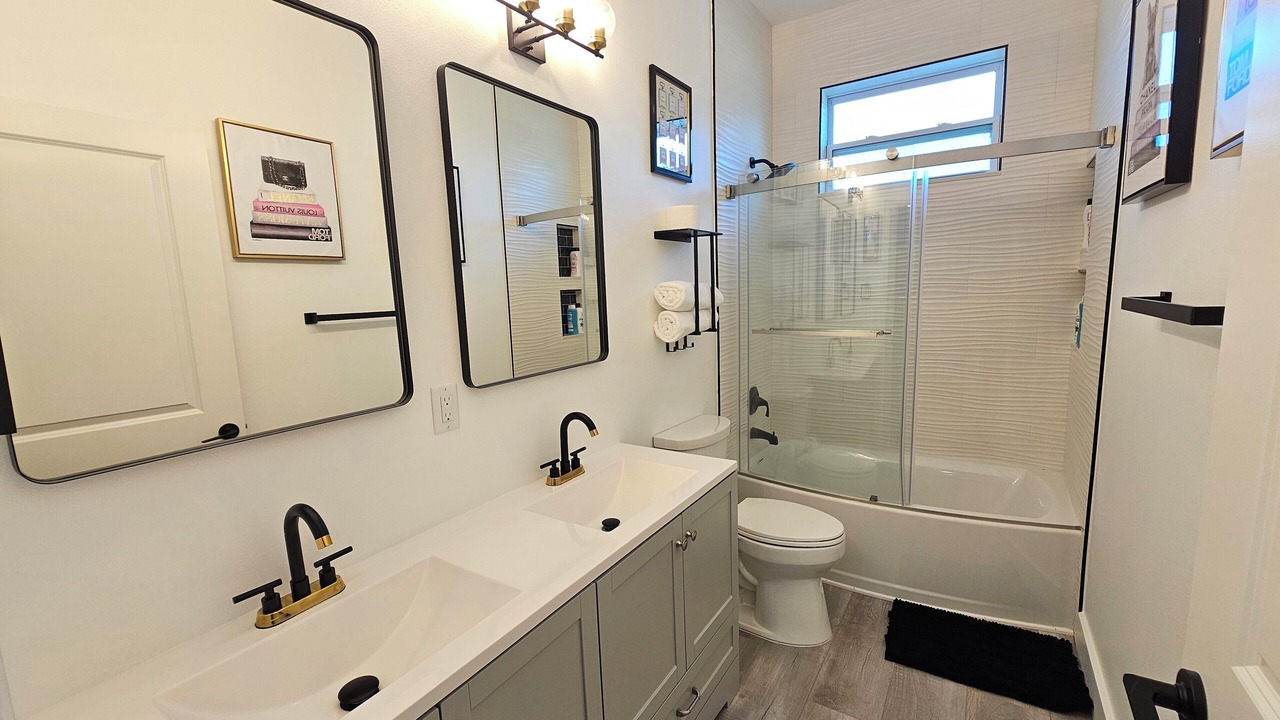 Photo of Bathroom in Fairvilla