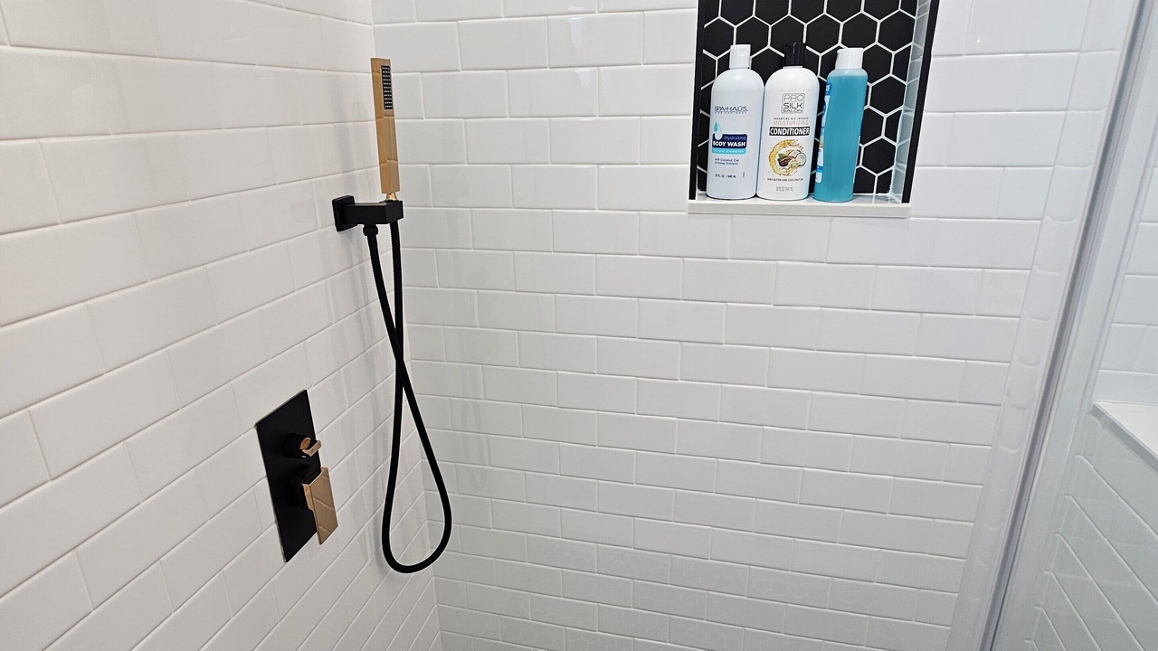 Photo of Bathroom in Fairvilla