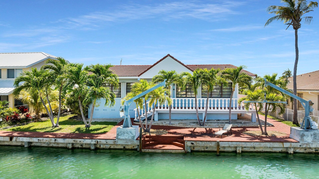 Photo of Outdoor in Coury