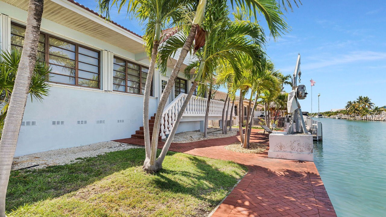 Photo of Outdoor in Coury