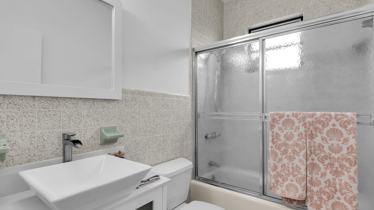 Photo of Bathroom in Coury