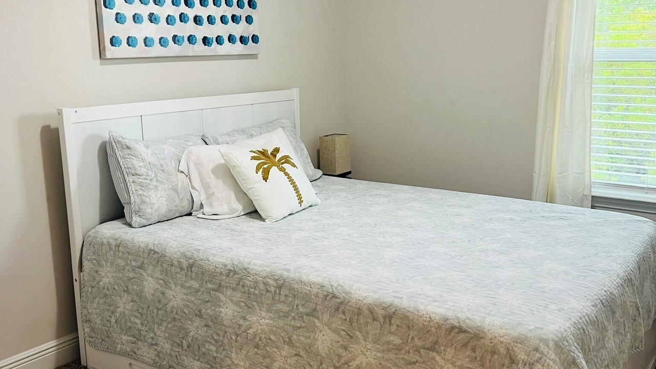 Photo of Bedroom in Upper Grand Lagoon