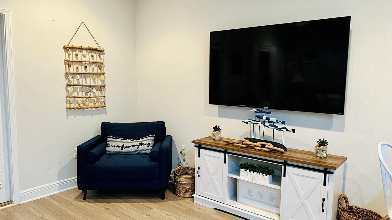 Photo of Livingroom in Upper Grand Lagoon