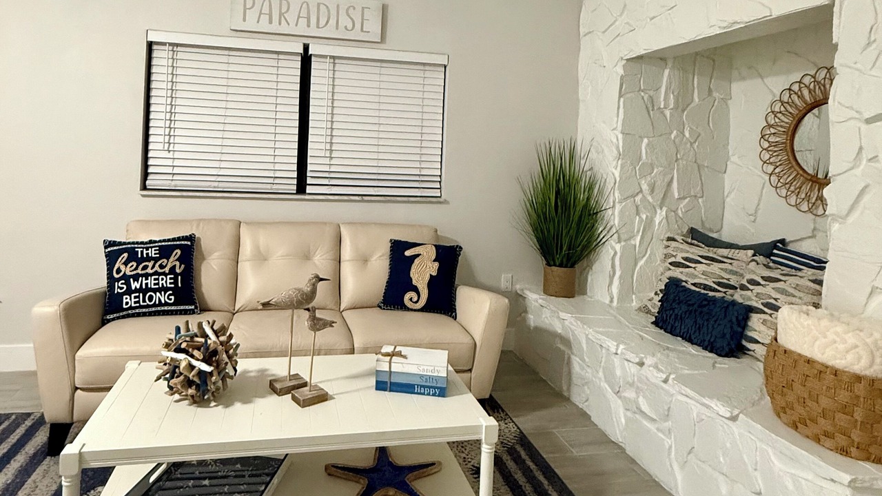 Photo of Livingroom in Springs at Kings Bay