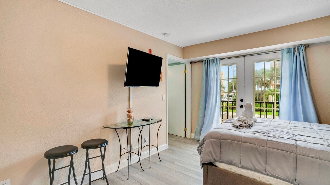 Photo of Bedroom in Redington Beach