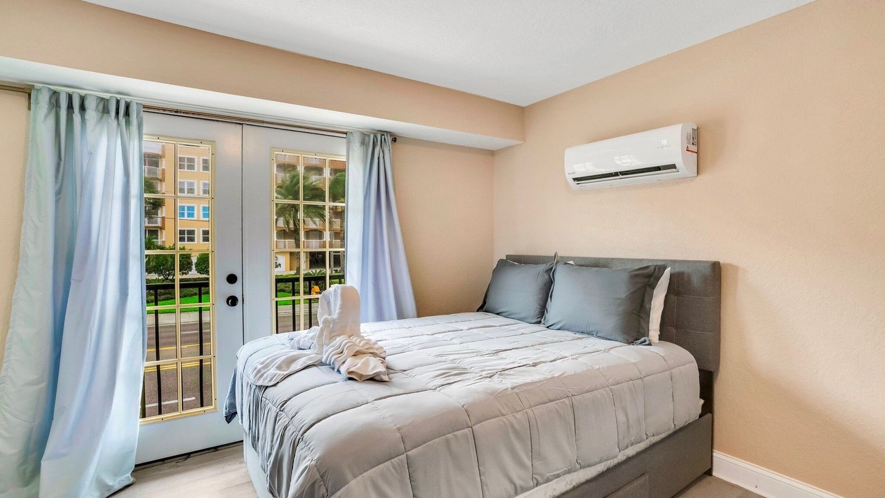 Photo of Bedroom in Redington Beach