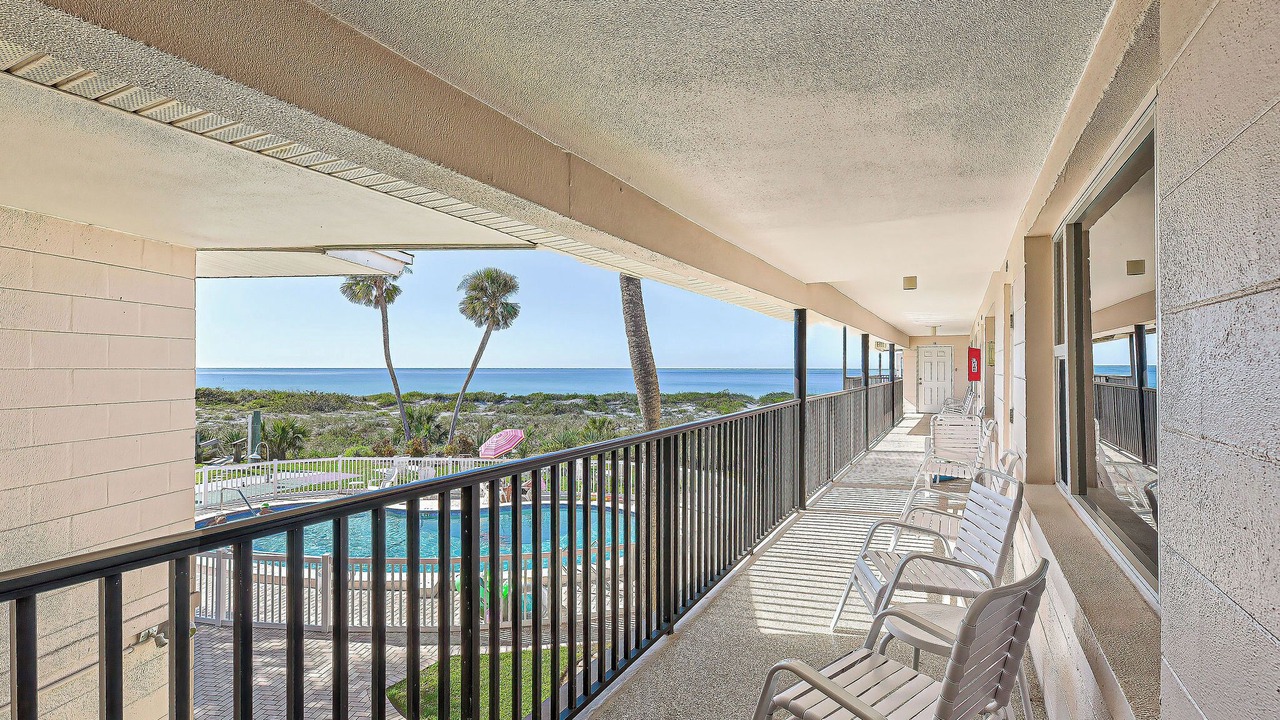 Photo of Patio Balcony in Golden Beach