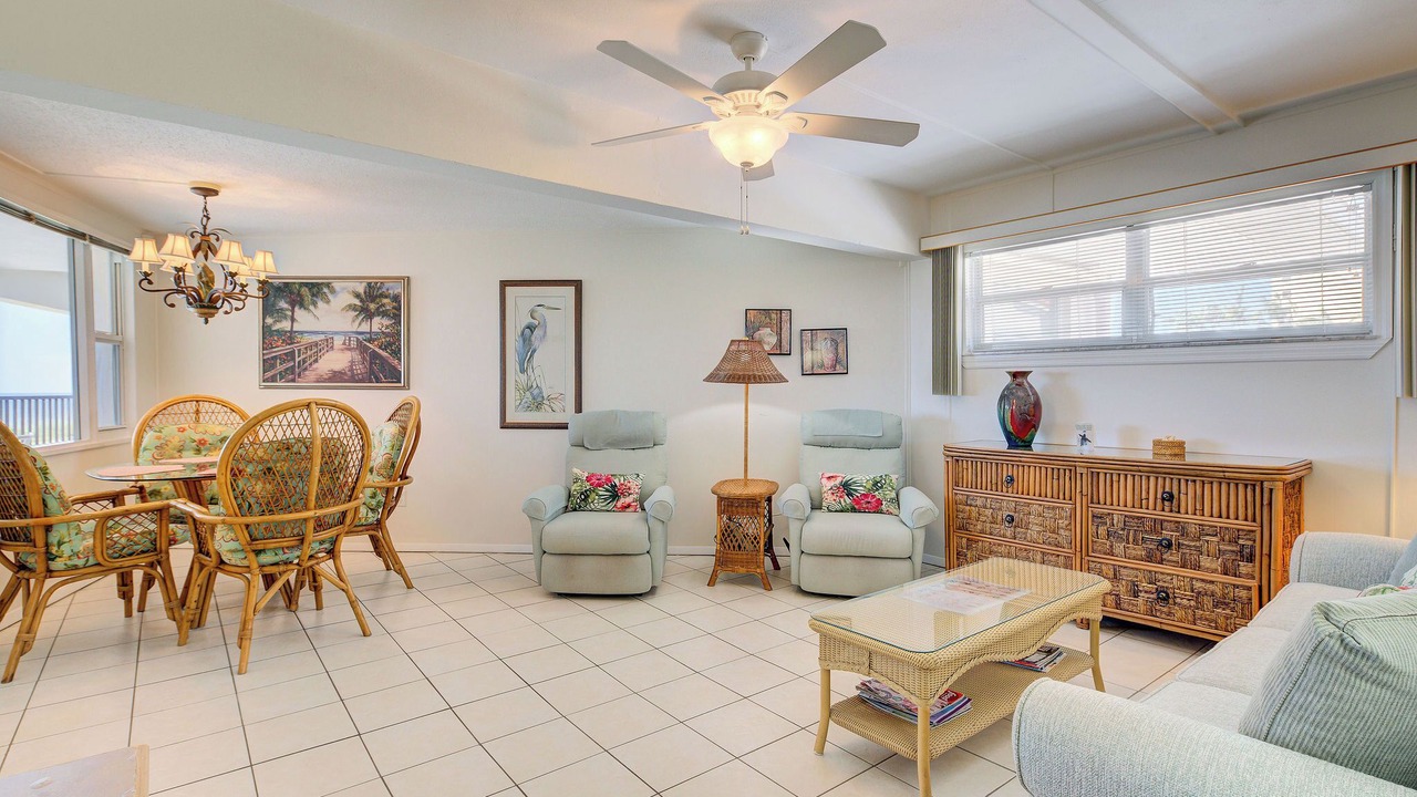 Photo of Bedroom in Golden Beach