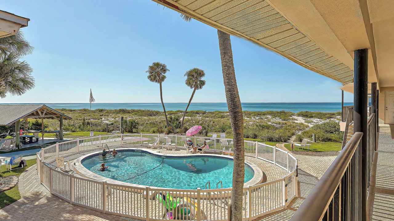 Photo of Patio Balcony in Golden Beach