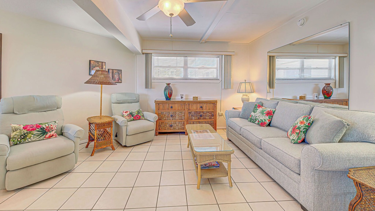 Photo of Bedroom in Golden Beach