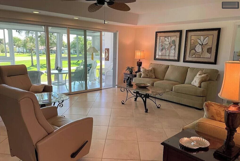 Photo of Livingroom in East Naples